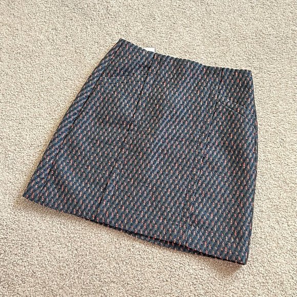 / Ann Taylor LOFT Jacquard Short Skirt Criss Cross Pattern Wool Blend NWOT US 2 - Picture 1 of 8